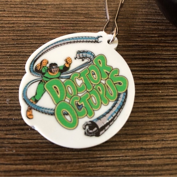 Marvel Bad Guys Mystery Capsule: Doctor Octopus rubber keychain - Picture 3 of 4